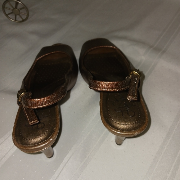 LifeStride Metallic Gold Colored Heels. Size 6M More like Copper colored - Picture 6 of 9